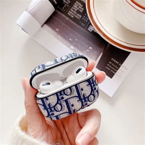 pochette airpods dior|dior earbud case.